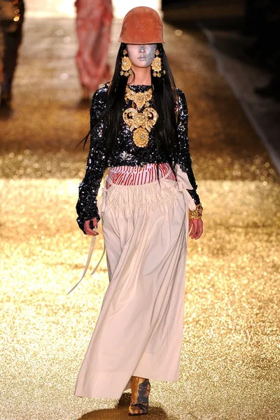 Look 29